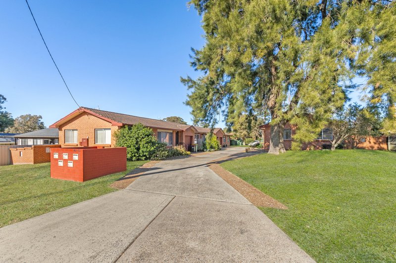 Photo - 4/48-50 Ocean View Road, Gorokan NSW 2263 - Image 2