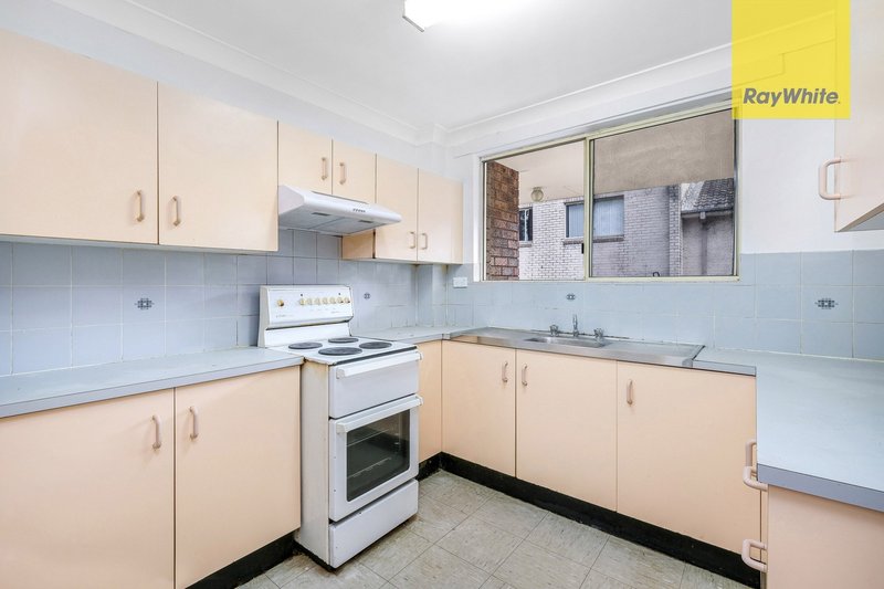 Photo - 4/48-52 Hassall Street, Westmead NSW 2145 - Image 4