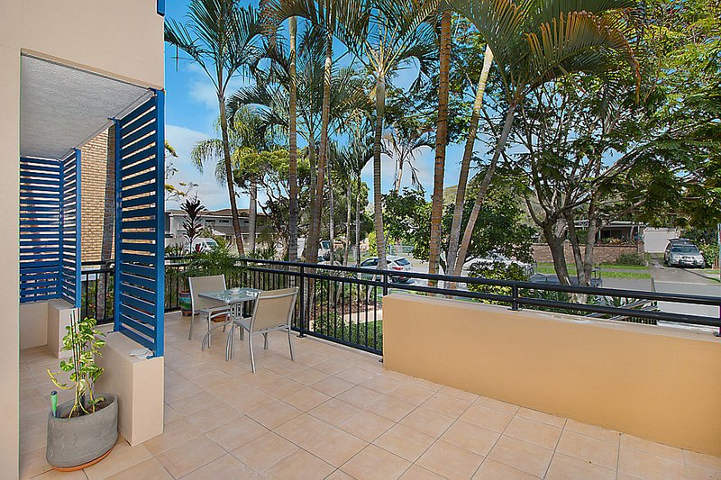 Photo - 4/48 Coolangatta Road, Coolangatta QLD 4225 - Image 2