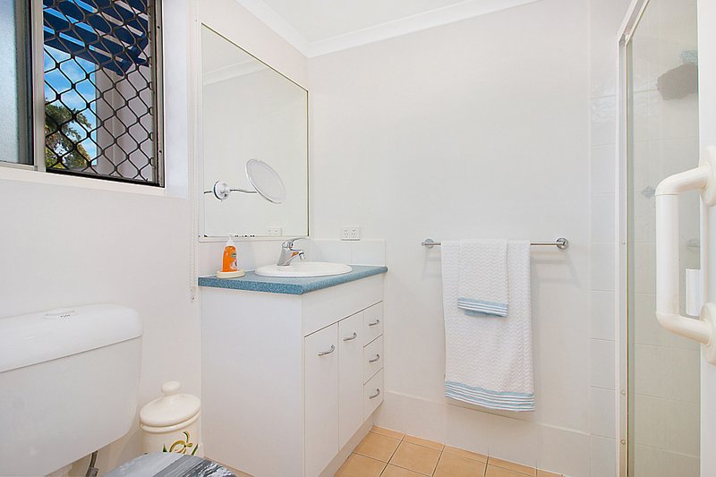 Photo - 4/48 Coolangatta Road, Coolangatta QLD 4225 - Image 6