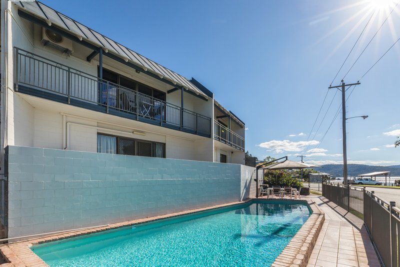 Photo - 4/48 Coral Esplanade, Cannonvale QLD 4802 - Image 2