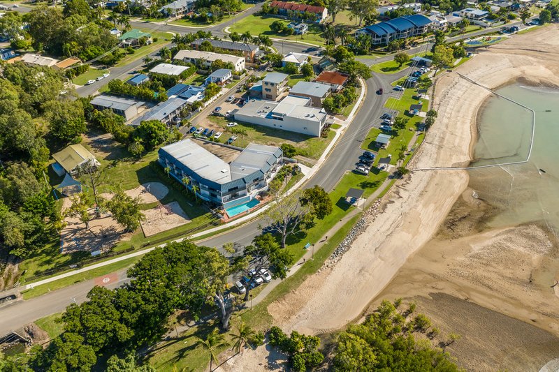 Photo - 4/48 Coral Esplanade, Cannonvale QLD 4802 - Image 13