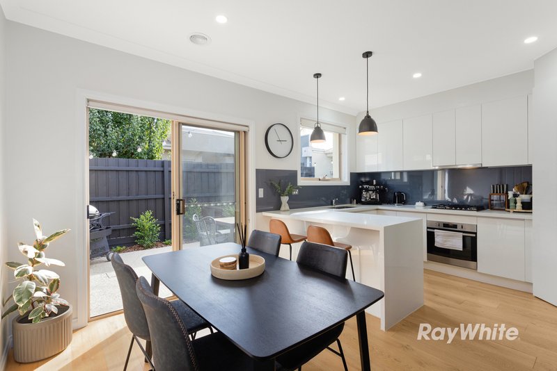 Photo - 4/48 Woornack Road, Carnegie VIC 3163 - Image 2