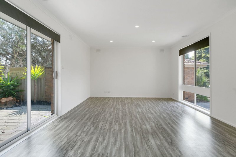 Photo - 4/49-51 Hillcrest Road, Frankston VIC 3199 - Image 2