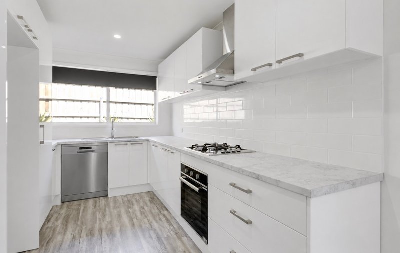 Photo - 4/49-51 Hillcrest Road, Frankston VIC 3199 - Image 3