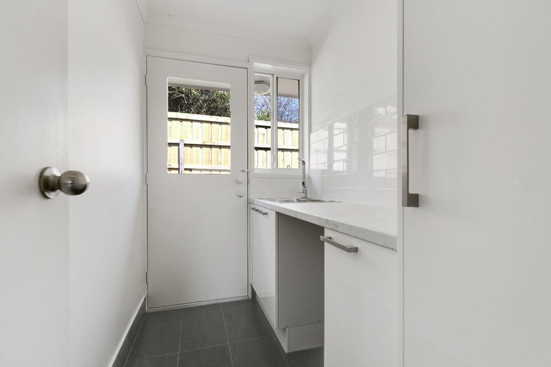 Photo - 4/49-51 Hillcrest Road, Frankston VIC 3199 - Image 7