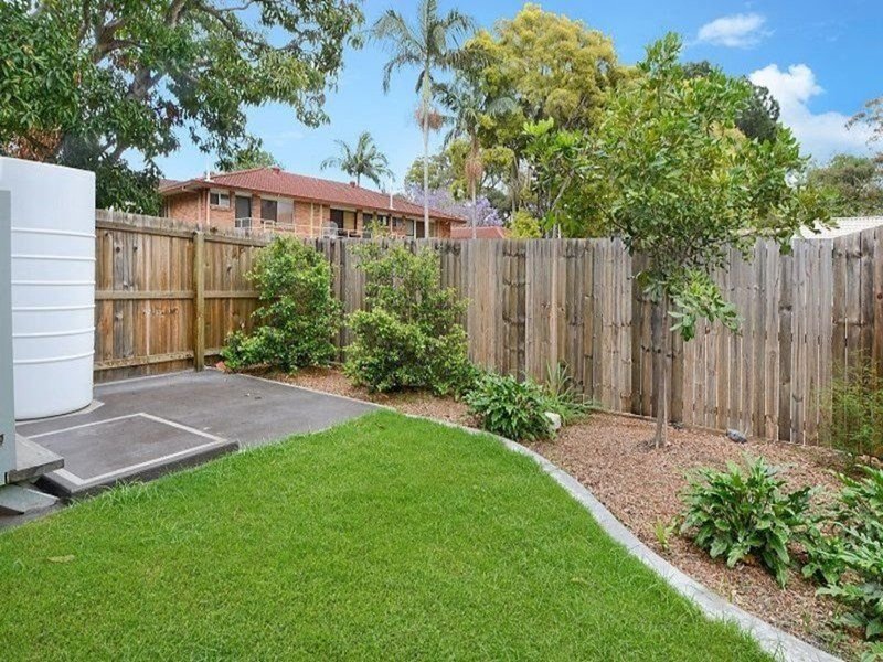 Photo - 4/49 Birdwood Road, Holland Park West QLD 4121 - Image 2