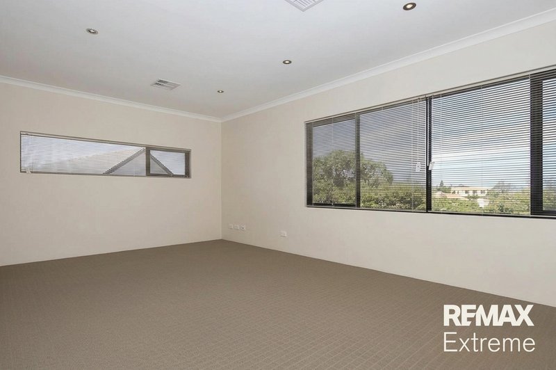 Photo - 4/49 Discovery Circuit, Iluka WA 6028 - Image 3