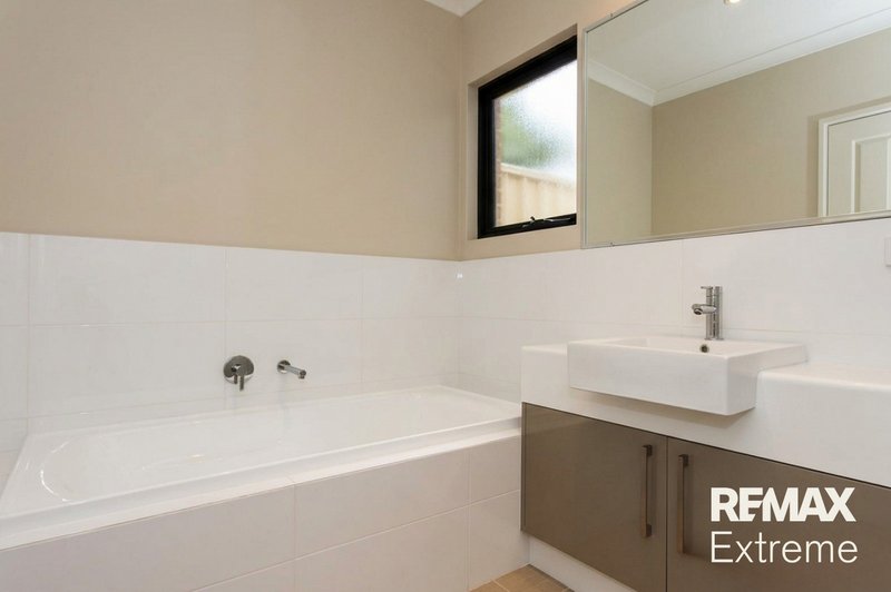 Photo - 4/49 Discovery Circuit, Iluka WA 6028 - Image 5