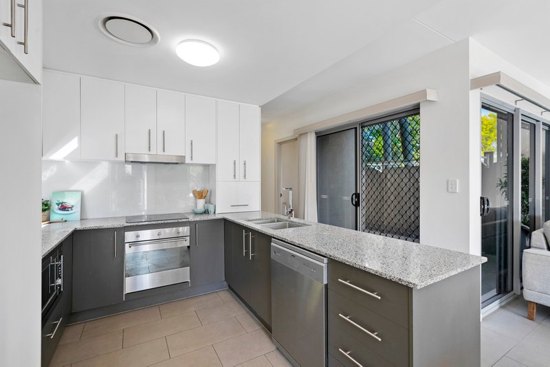 Photo - 44a Wilton Terrace, Yeronga QLD 4104 - Image 5