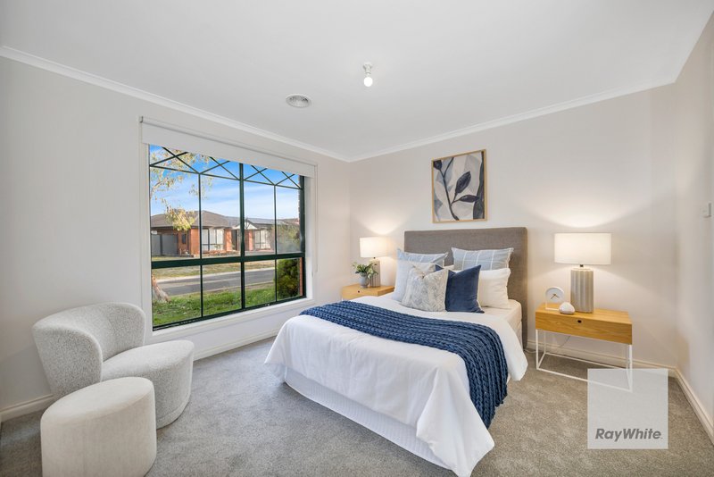 Photo - 44B Chris Court, Hillside VIC 3037 - Image 3
