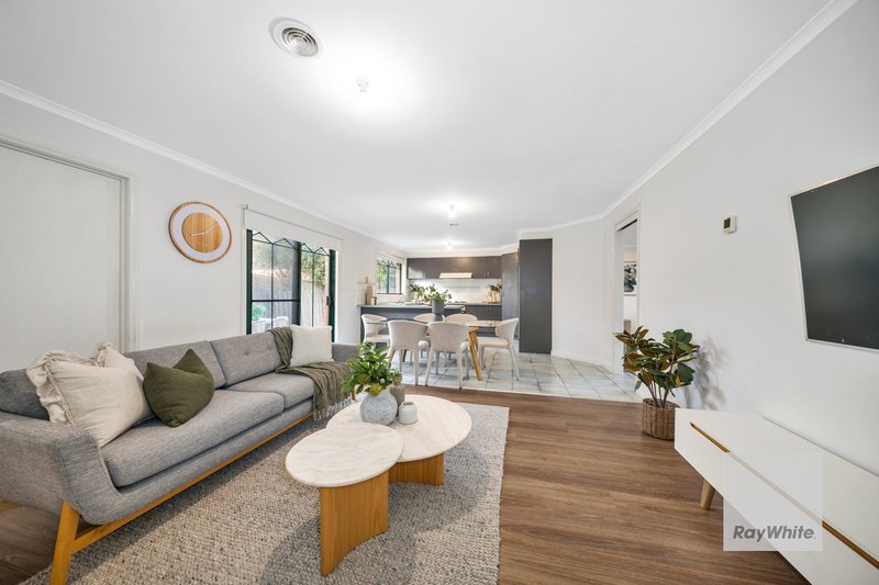 Photo - 44B Chris Court, Hillside VIC 3037 - Image 11