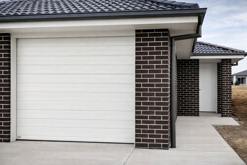 Photo - 44B Mustang Close, Hillvue NSW 2340 - Image 1