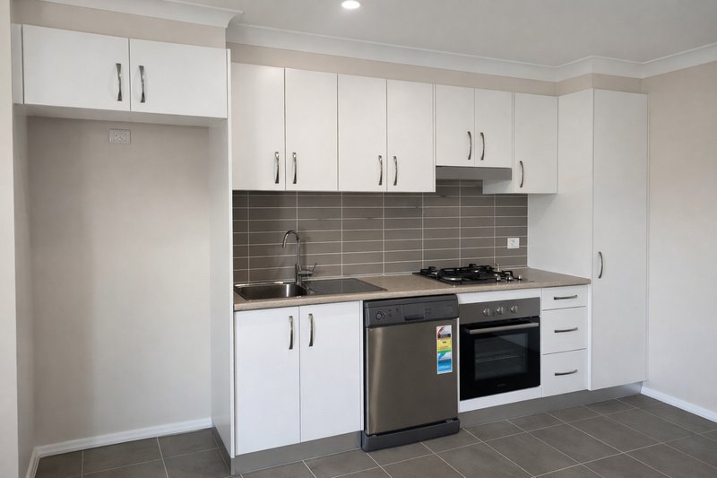 Photo - 44B Mustang Close, Hillvue NSW 2340 - Image 2