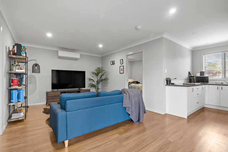 Photo - 45 & 45A Lincoln Drive, Cambridge Park NSW 2747 - Image 8