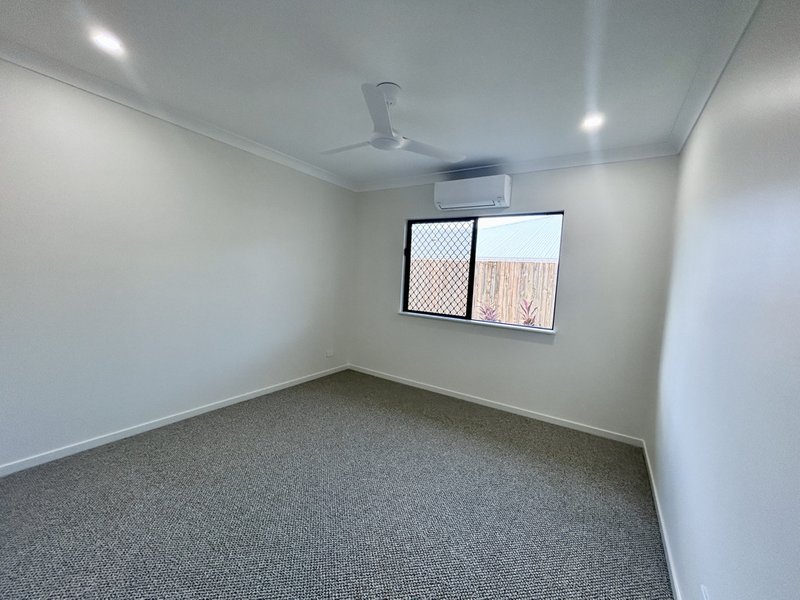 Photo - 45-47 Oxbow Loop, Redlynch QLD 4870 - Image 4