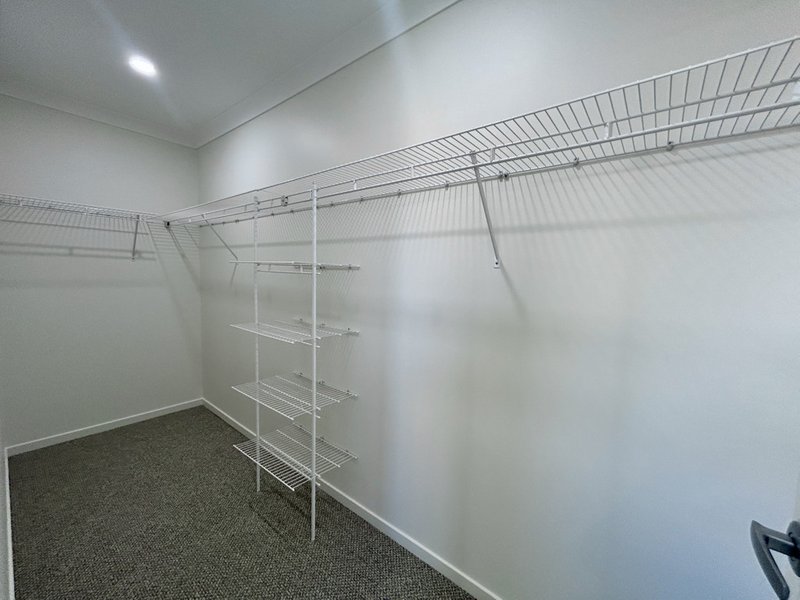 Photo - 45-47 Oxbow Loop, Redlynch QLD 4870 - Image 11