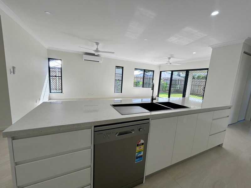 Photo - 45-47 Oxbow Loop, Redlynch QLD 4870 - Image 16
