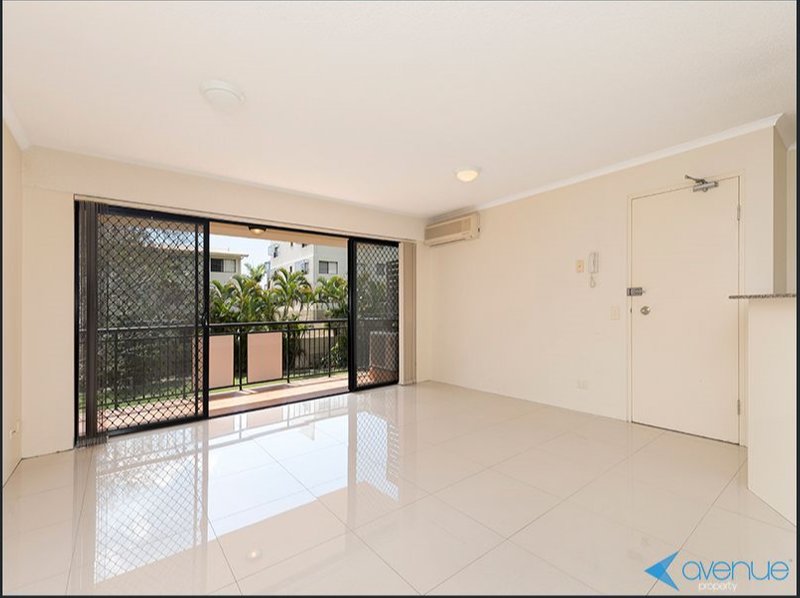 Photo - 45-55 Harries Road, Coorparoo QLD 4151 - Image 4