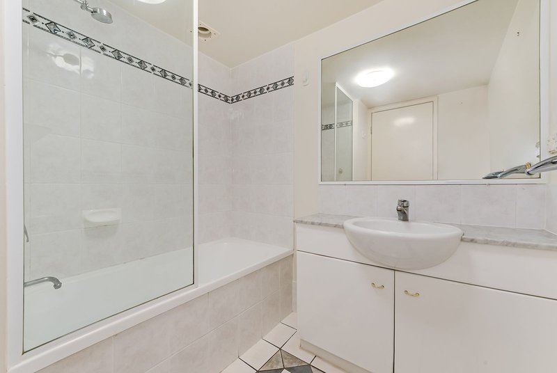 Photo - 45-55 Harries Road, Coorparoo QLD 4151 - Image 6