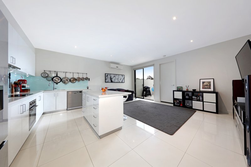 Photo - 4/5-7 Clarence Street, Bentleigh East VIC 3165 - Image 5