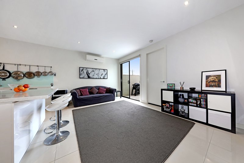 Photo - 4/5-7 Clarence Street, Bentleigh East VIC 3165 - Image 6