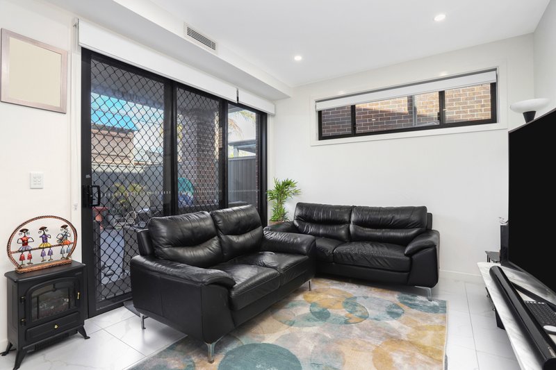 Photo - 45 Alana Avenue, Quakers Hill NSW 2763 - Image 4