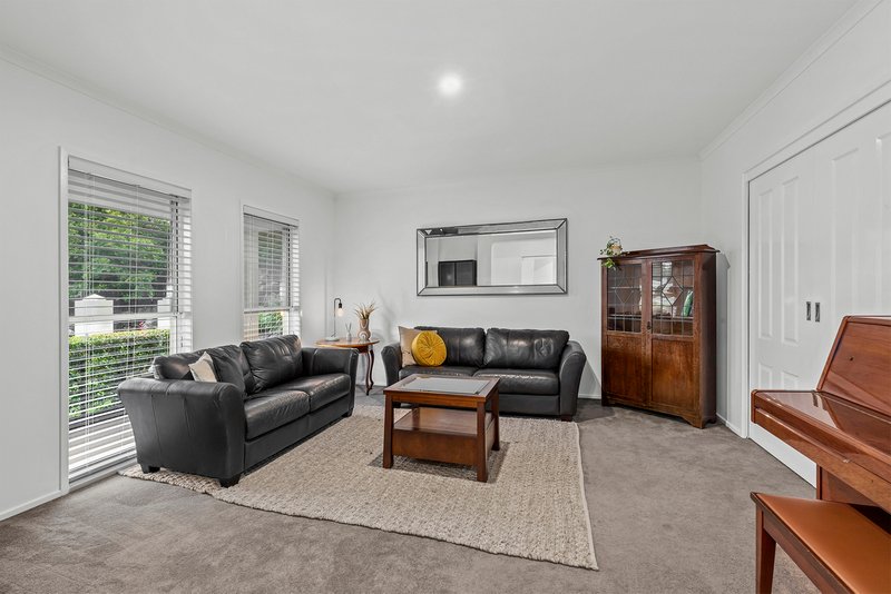Photo - 45 Alba Place, Bridgeman Downs QLD 4035 - Image 3