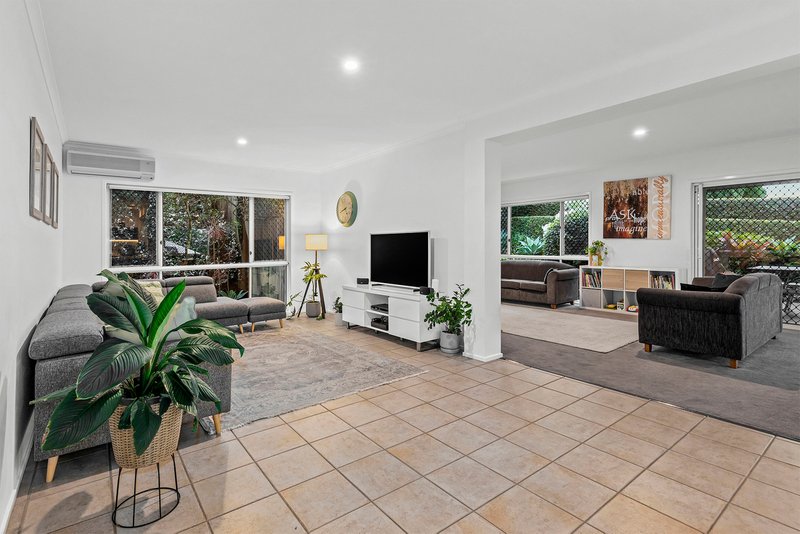Photo - 45 Alba Place, Bridgeman Downs QLD 4035 - Image 4