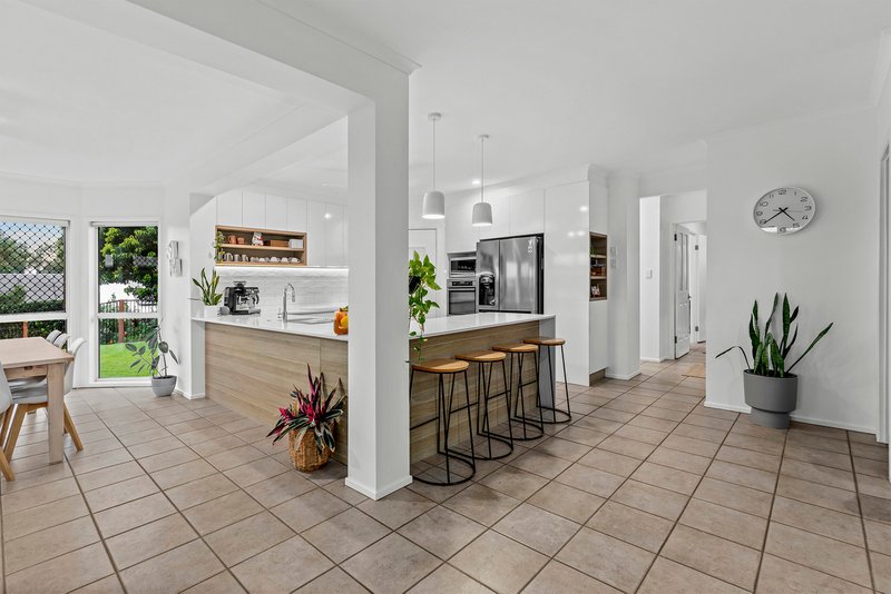 Photo - 45 Alba Place, Bridgeman Downs QLD 4035 - Image 6