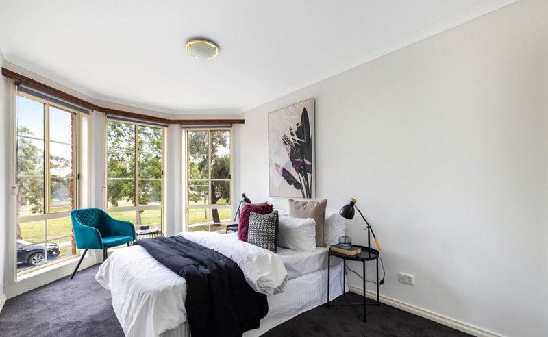 Photo - 45 Almands Avenue, Roxburgh Park VIC 3064 - Image 5