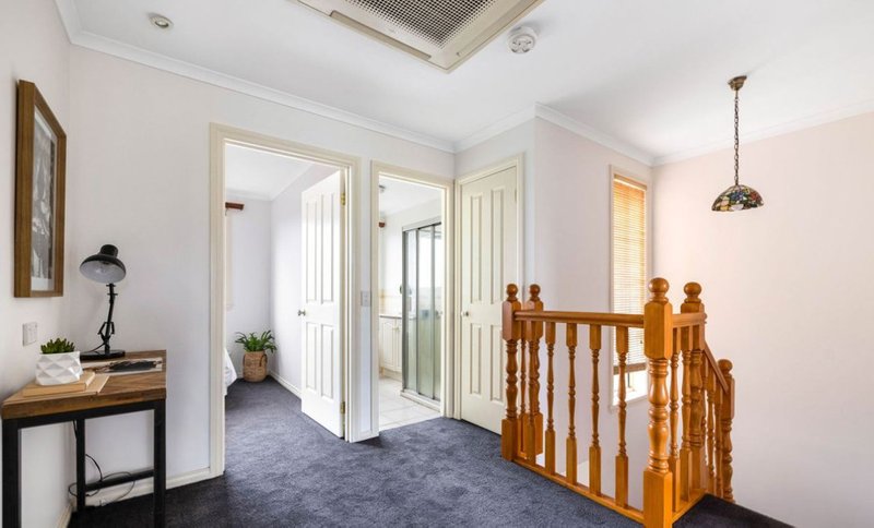 Photo - 45 Almands Avenue, Roxburgh Park VIC 3064 - Image 6