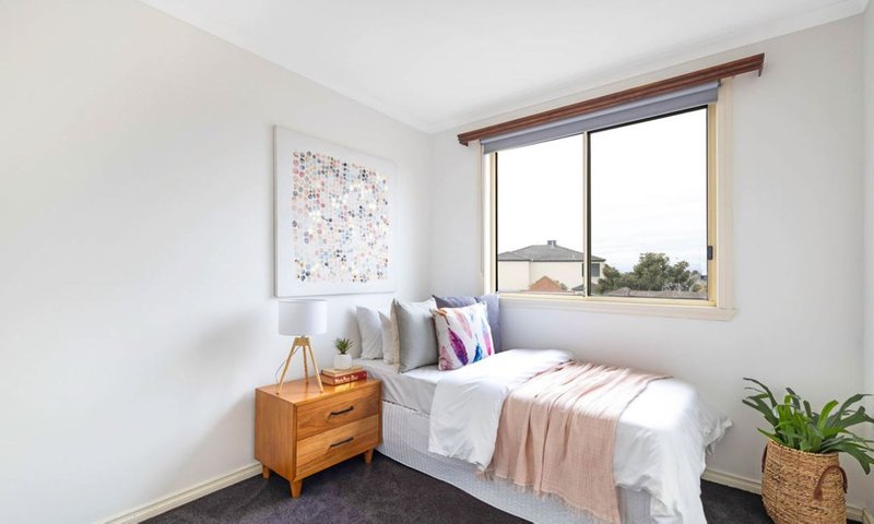 Photo - 45 Almands Avenue, Roxburgh Park VIC 3064 - Image 9