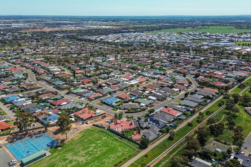 Photo - 45 Applecross Drive, Blakeview SA 5114 - Image 32