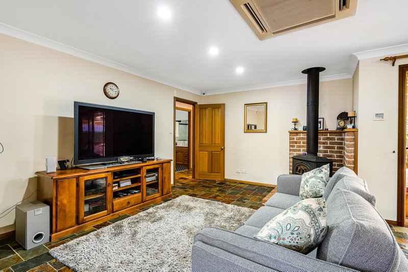 Photo - 45 Arthur Phillip Drive, North Richmond NSW 2754 - Image 4