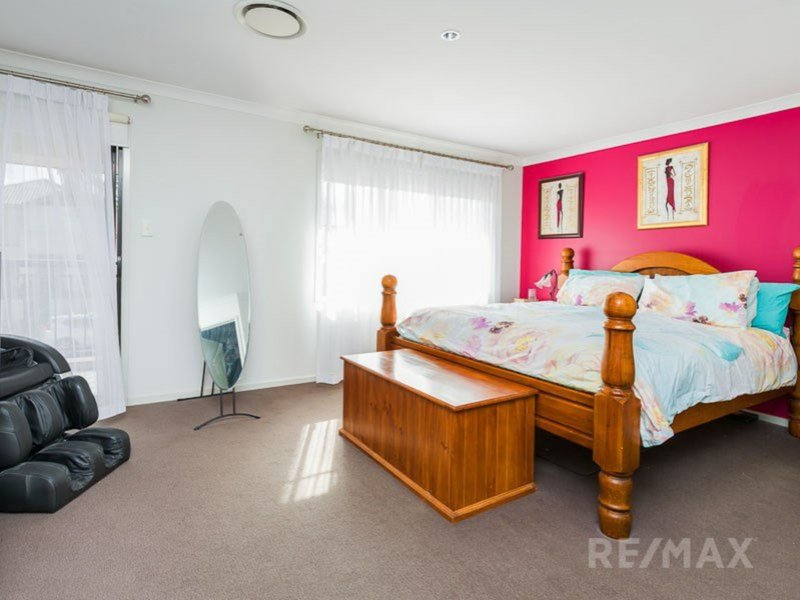 Photo - 45 Azzurra Dr , Varsity Lakes QLD 4227 - Image 11