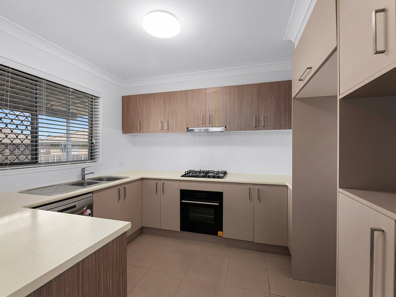 Photo - 45 Baden Jones Way, North Booval QLD 4304 - Image 3