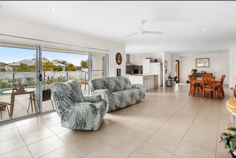 Photo - 45 Balgownie Drive, Peregian Springs QLD 4573 - Image 5