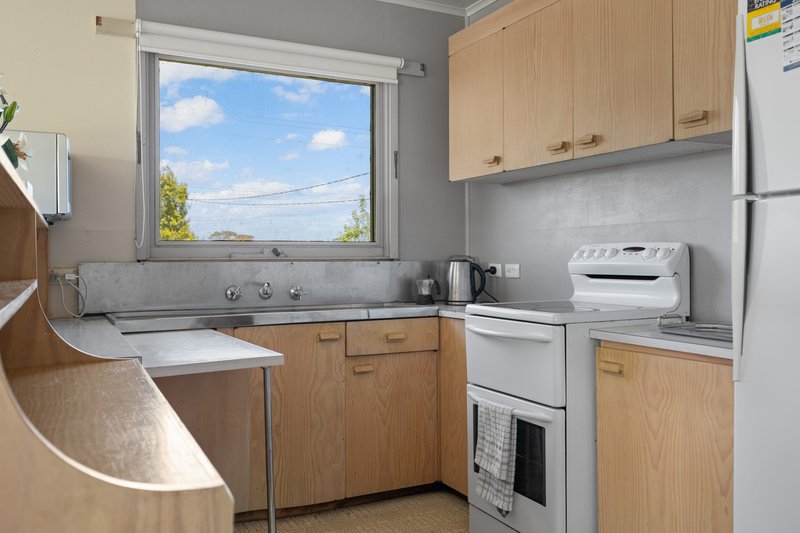 Photo - 45 Bayview Avenue, Inverloch VIC 3996 - Image 8