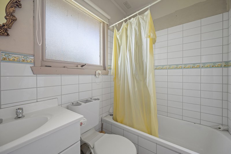 Photo - 45 Bayview Avenue, Inverloch VIC 3996 - Image 12