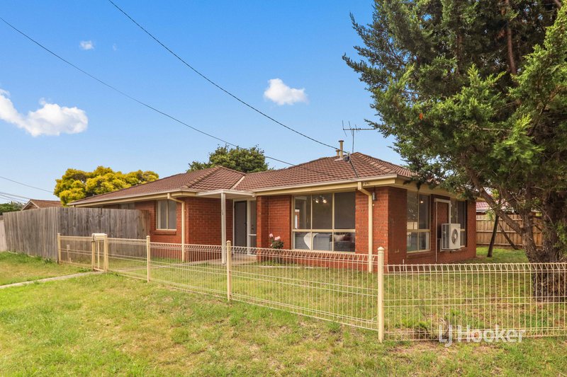 Photo - 45 Bayview Crescent, Hoppers Crossing VIC 3029 - Image 2