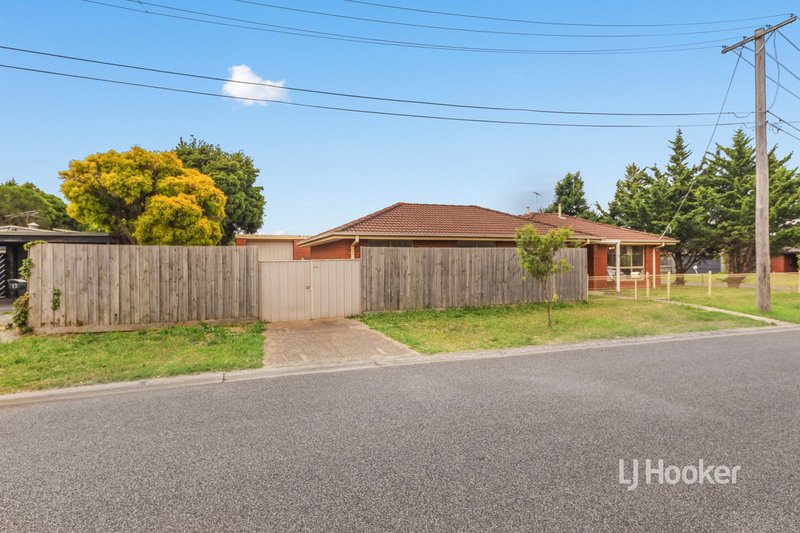 Photo - 45 Bayview Crescent, Hoppers Crossing VIC 3029 - Image 3