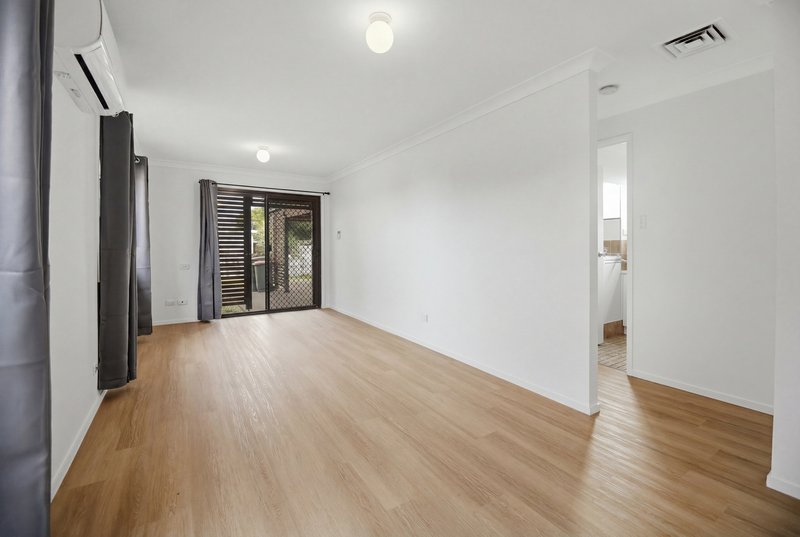Photo - 45 Beaufort Place, Deception Bay QLD 4508 - Image 5