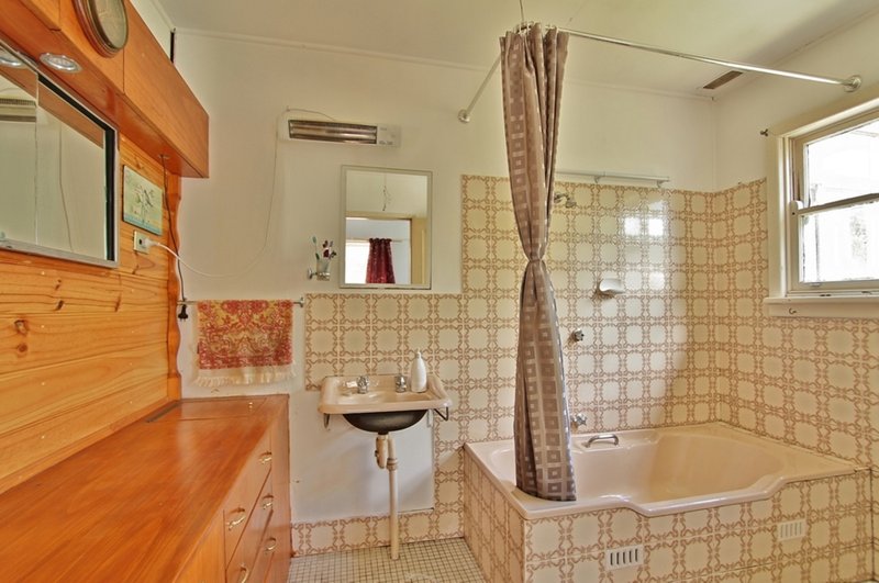 Photo - 45 Bedford Road, Woodford NSW 2778 - Image 6