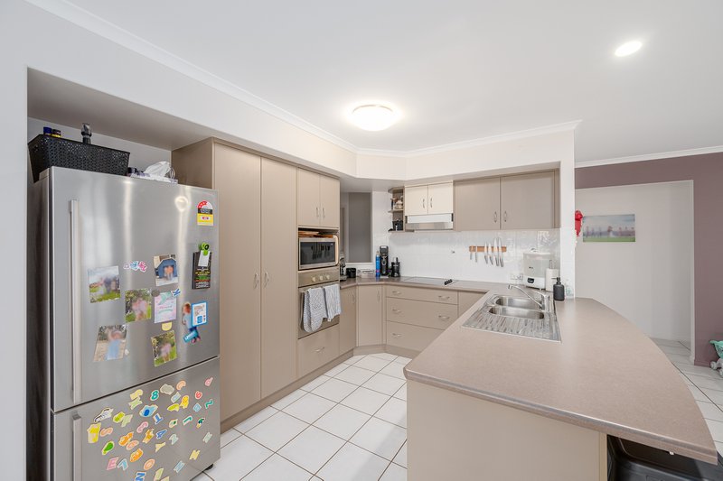 Photo - 45 Bevington Street, Tannum Sands QLD 4680 - Image 10