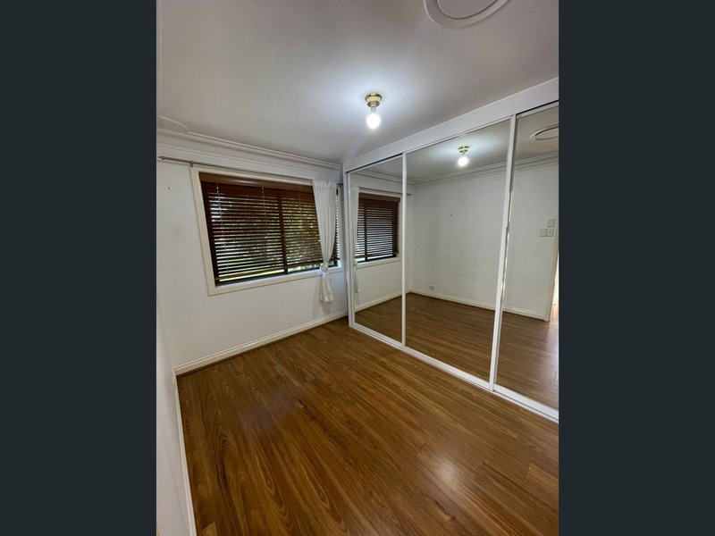 Photo - 45 Bingara Road, Macquarie Fields NSW 2564 - Image 5