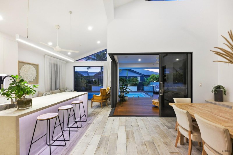 Photo - 45 Binya Avenue, Coolangatta QLD 4225 - Image 10
