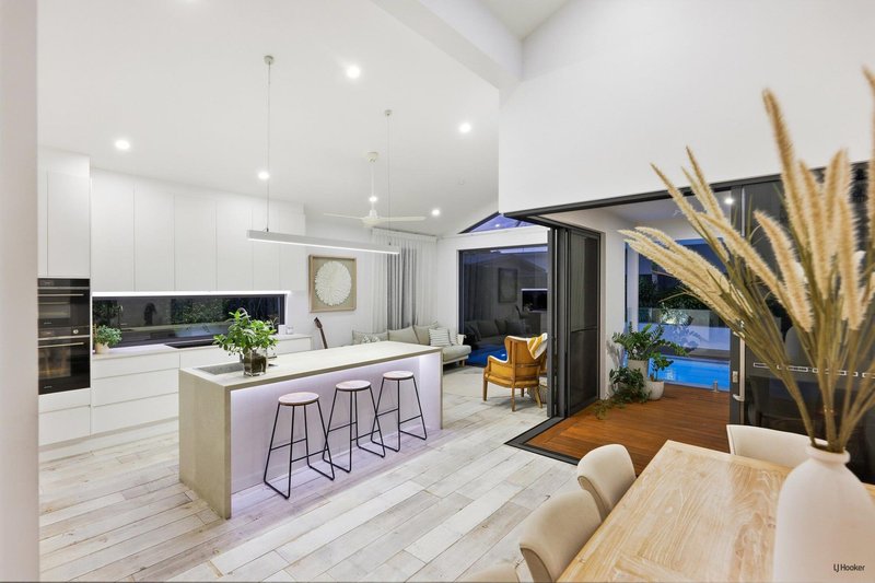 Photo - 45 Binya Avenue, Coolangatta QLD 4225 - Image 11