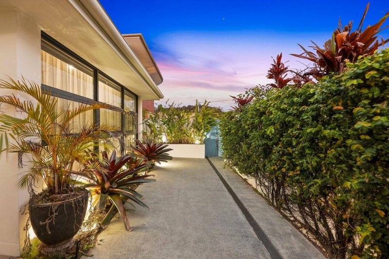 Photo - 45 Binya Avenue, Coolangatta QLD 4225 - Image 16