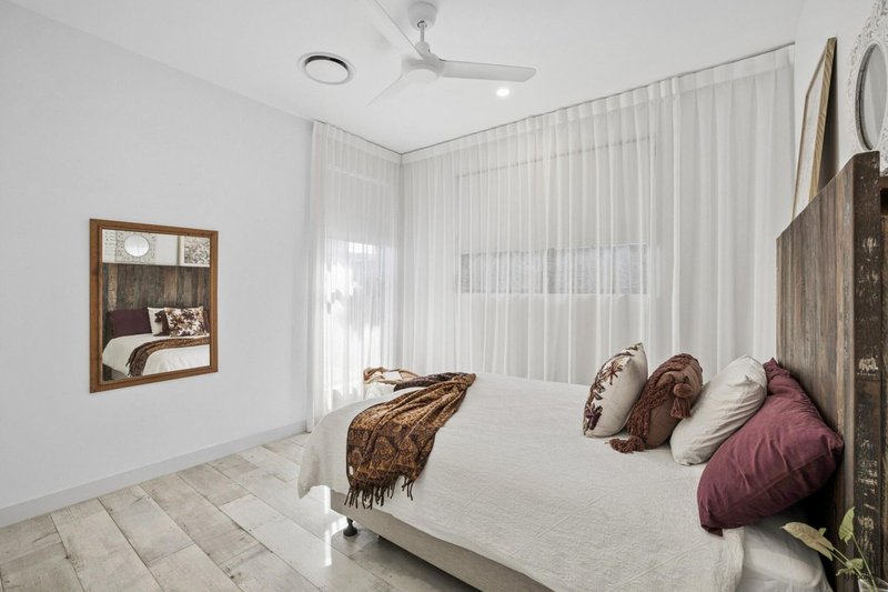 Photo - 45 Binya Avenue, Coolangatta QLD 4225 - Image 19